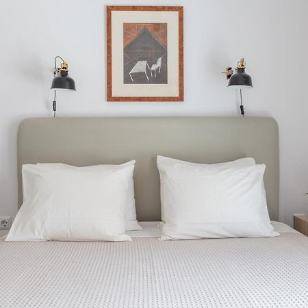 Modern City Center Loft Янина Экстерьер фото
