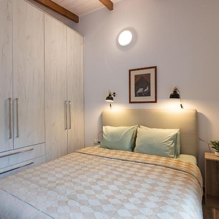 Modern City Center Loft Янина Экстерьер фото